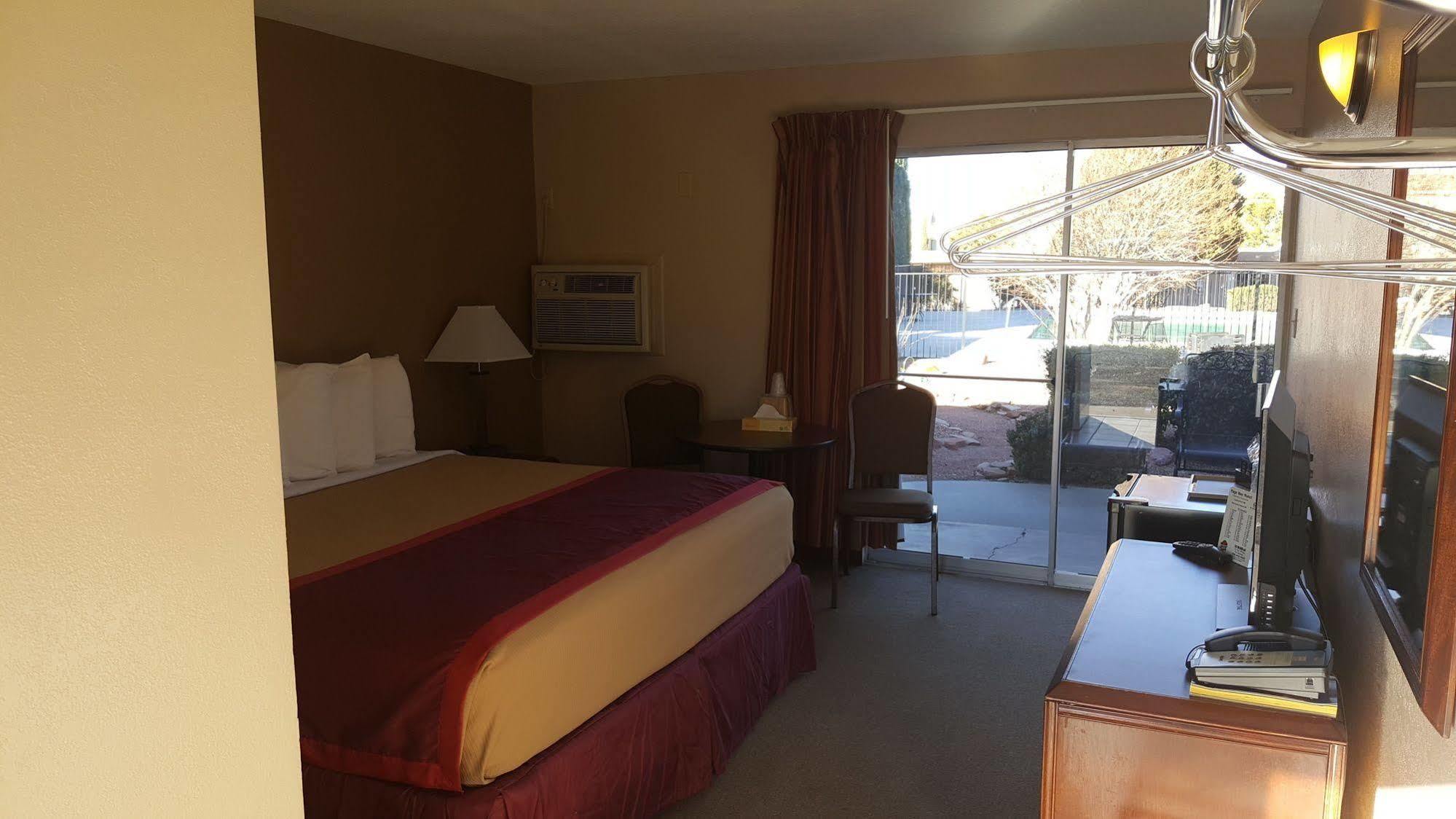 Lake Powell Canyon Inn Пейдж Экстерьер фото